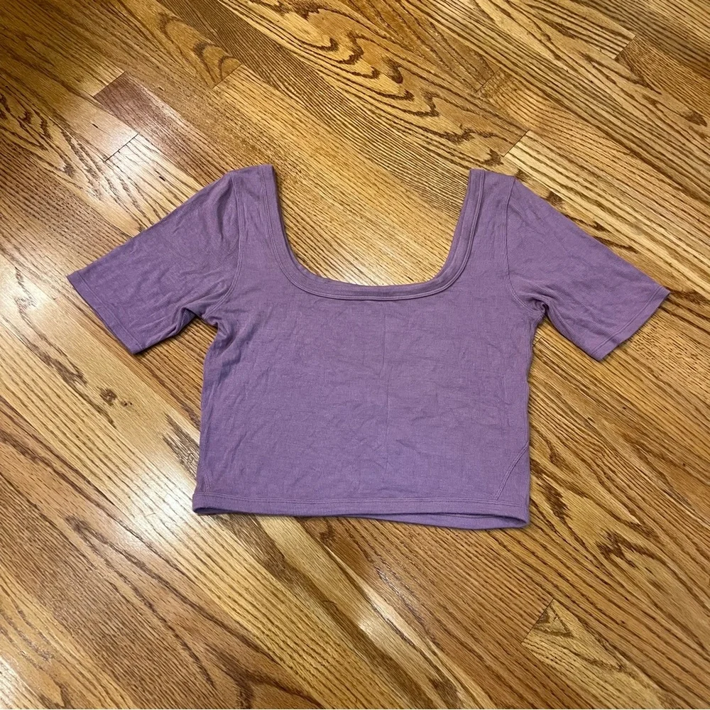 Like New Lululemon Ribbed Held Tight Tee Size 8 Purple Square Neck Short Sleeve